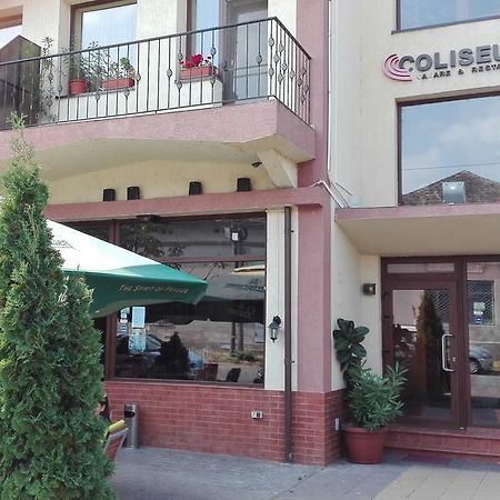Hotel Coliseum คาลาฟัท ภายนอก รูปภาพ